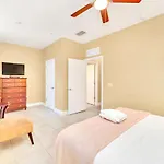 Bright 4Br Townhome W Resort Access - Near Disney