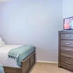 Lakeview Penthouse Elegance Condo