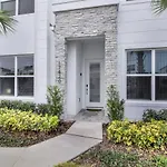 Modern Townhouse Near Disney With Heated Pool