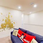 Mickey\'S Hidden Hideaway