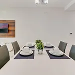 2 Bedrooms - 2 Bathrooms - Storey Lake 3120-403 Pc