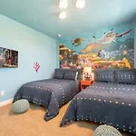 Stunning 11Br Near Disney - Private Pool & Spa, Cinema, Game Room!