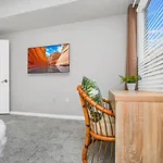 Cozy Retreat Getaway Family-Sized By Lake Eola