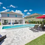 Airy 8 Bdrm Retreat With Water Park Views In Encore