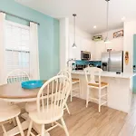 The Tipsy Islander Cottage With Hot Tub Near Disney With Margaritaville Resort Access - 8044Su