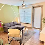 Full Apartment, 15 Min To Disney, King Bed Pet-Friendly, Resort-Style Amenities