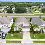 Tropical And Peaceful, This 5 Bed With Pool & Spa