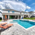 Serene 8 Bdrm Villa With Large Patio In Encore