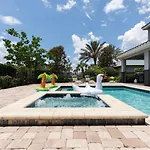Ec443 - Relaxing Hideaway With Private Pool And Spa