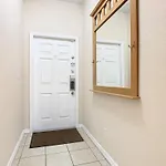 Family Getaway: 4Br Townhome By Old Town
