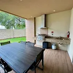 Home In Orlando 7 Min From Disney Parks And 20 From Universal - Sleeps 8! 4 Bedrooms Each With A Private Bathroom