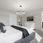 6 Beds - 4,5 Baths - Windsor Cay 16237Sm