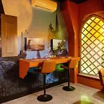 5 Bedrooms - 4 Bathrooms - Windsor Cay 16214Tw