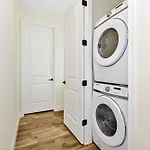 Orange Oasis Villa Near Disney With Margaritaville Resort Island H20 Waterpark Access - 3097Cs