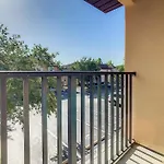 Beautiful Townhome Old Town