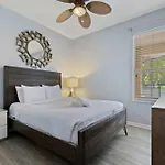 Disney & Star Wars Haven: 6Br, Pool & Game Room!