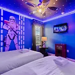 Disney & Star Wars Haven: 6Br, Pool & Game Room!