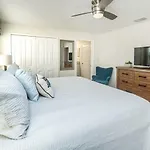 Stunning Storey Lake 4 Bed 3 Bath Townhome With Splash Pool
