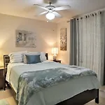 Quiet Home Near Shopping And 15 Miles From Orlando!
