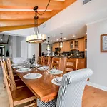 Ultimate 6 Bedroom 5 Bathroom On Bay Hill