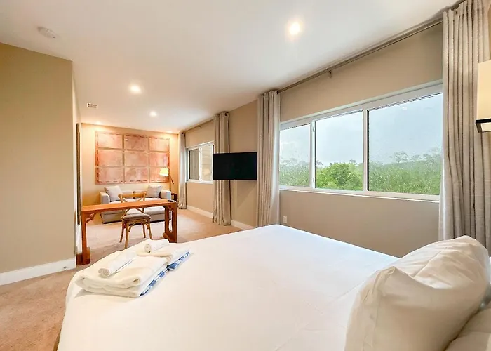 Luxury And Relaxation Just 1 Mile From Disney