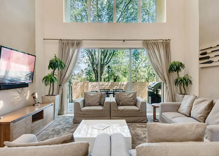 3 Bedroom- 3,5 Bathroom Magic Village 7669 Rd