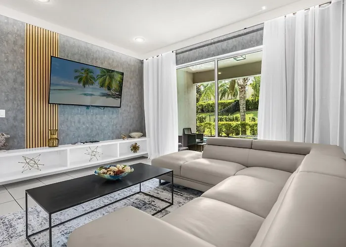8 Bedrooms - 7 Bathrooms - Encore 7502 Ma