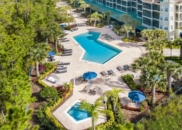 Bright Condo - 2Br With Pool & Hot Tub, Near Disney!