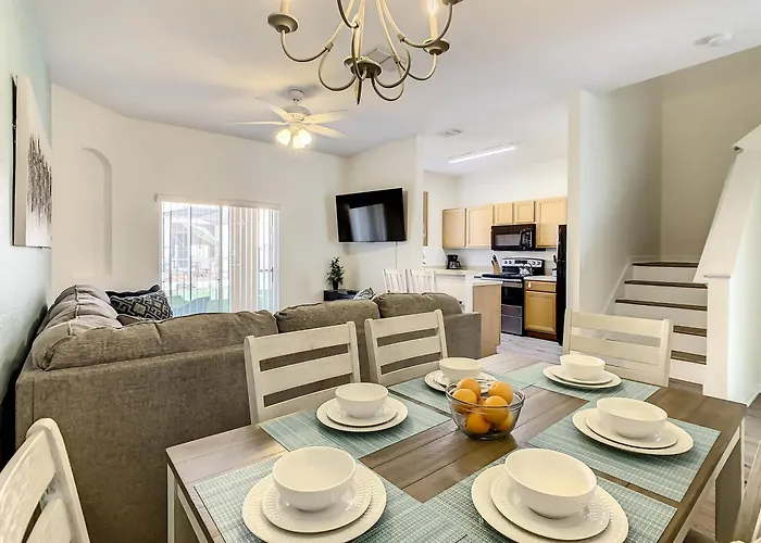 Beautiful Townhome Old Town