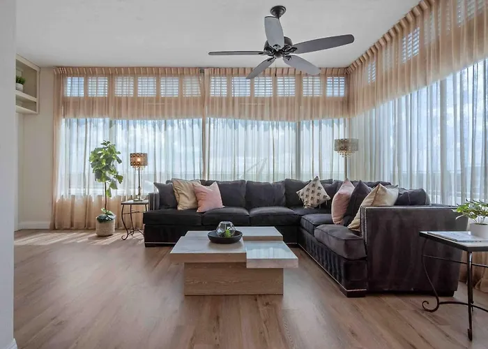 Penthouse Downtown Orlando 2 Beds 2 Baths
