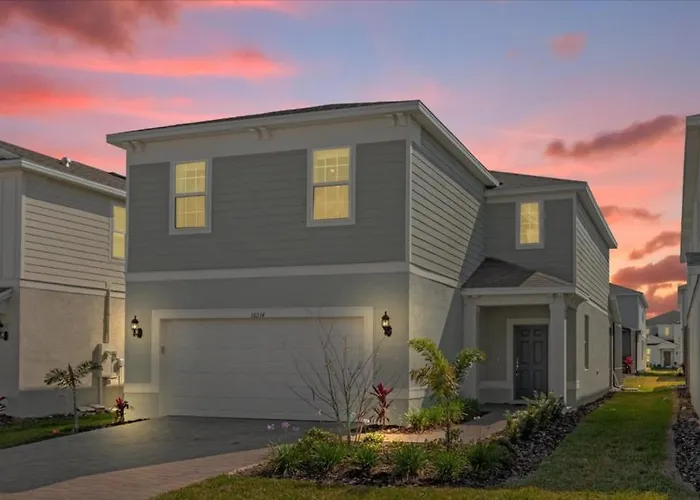 5 Bedrooms - 4 Bathrooms - Windsor Cay 16214Tw