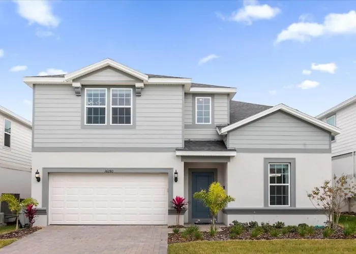 8 Bedrooms- 6 Bathrooms- Windsor Cay16280Sm
