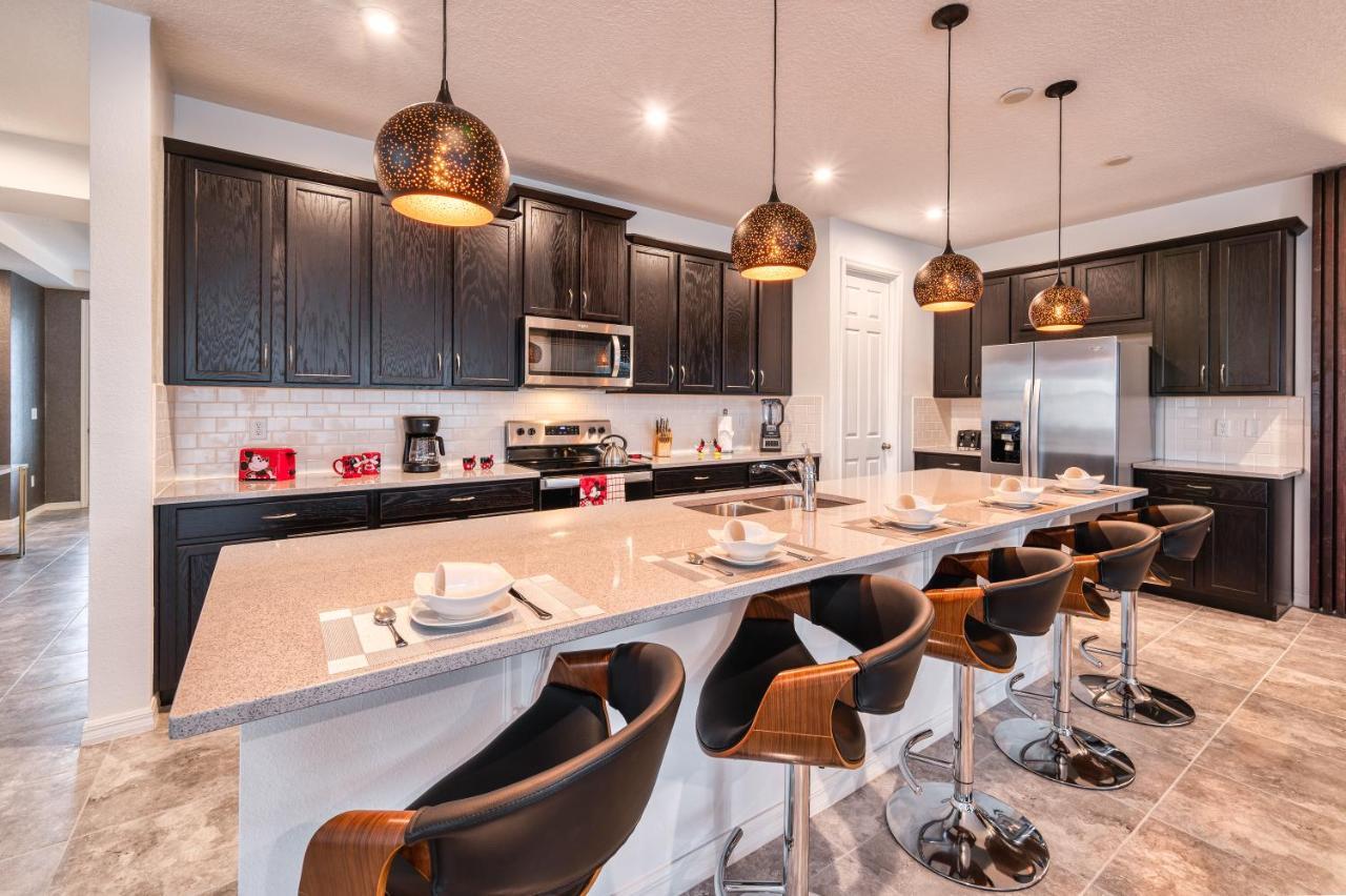 Villa Elegant Brand New Nine Bedrooms House With Private Pool At Solara 8929 Orlando