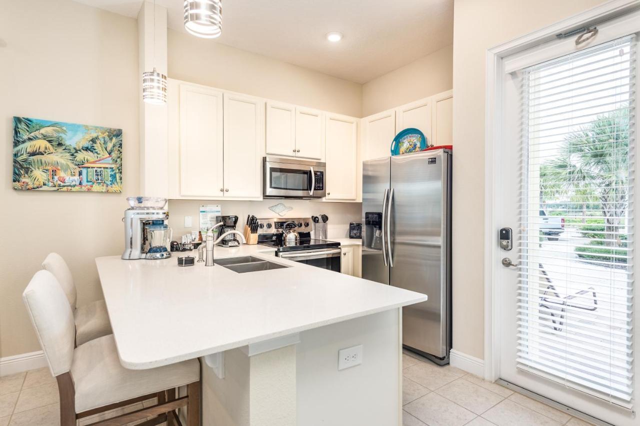Sunny Yellow Near With Margaritaville Access Island H20 Waterpark - 3075kl Holiday home *