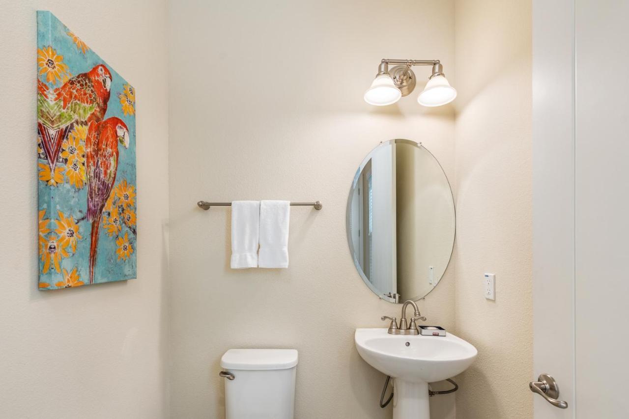 Sunny Yellow Near With Margaritaville Access Island H20 Waterpark - 3075kl Holiday home
