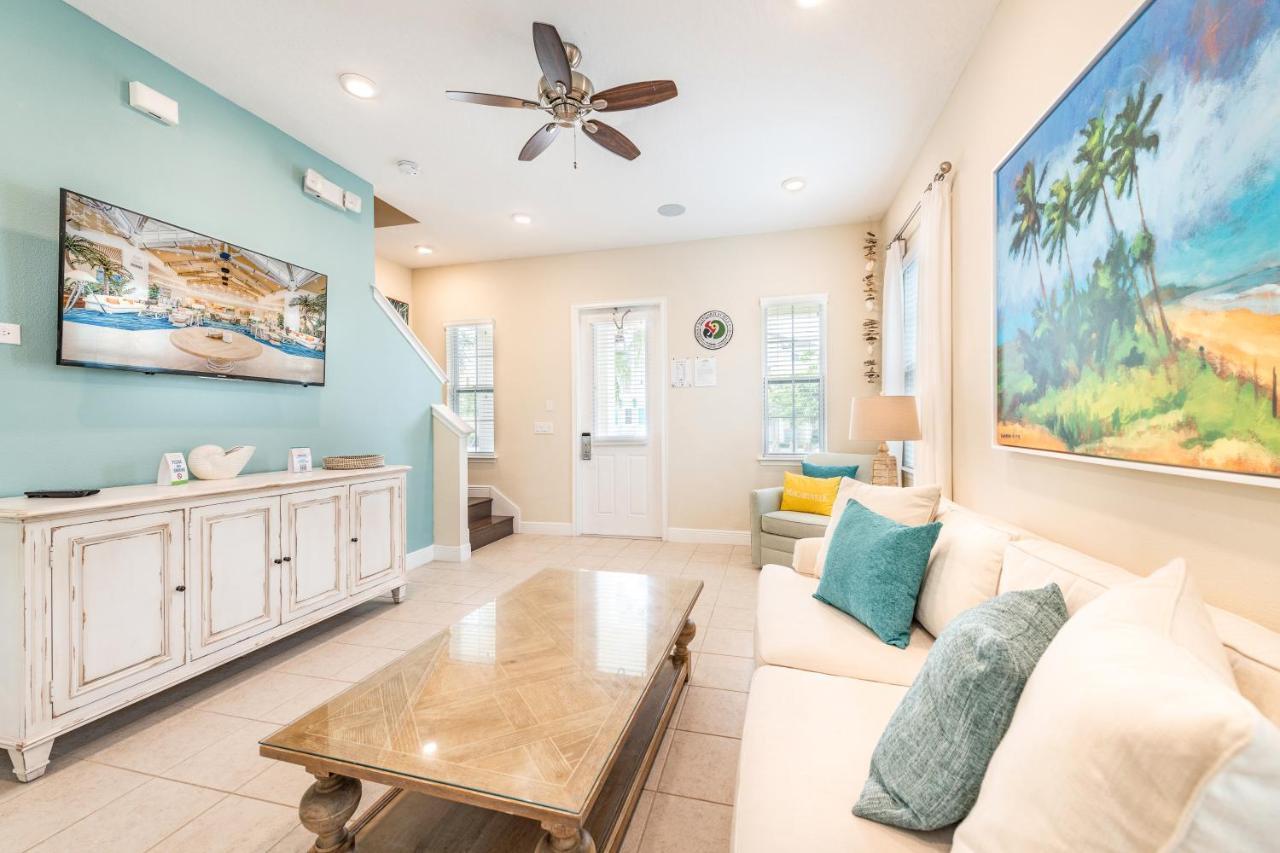 Sunny Yellow Near With Margaritaville Access Island H20 Waterpark - 3075kl Holiday home