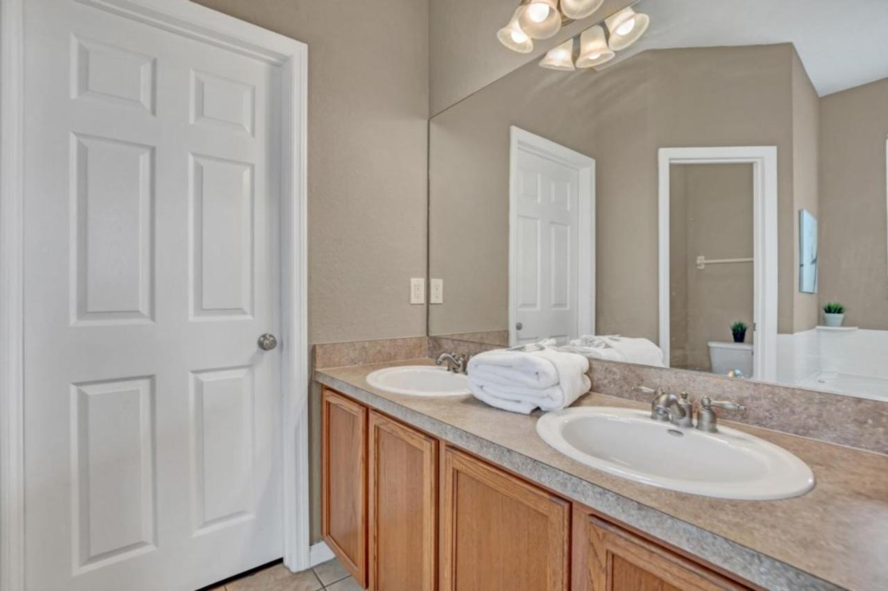 Holiday home Check It Out! New Lower Pricing! 5 Bedrooms *