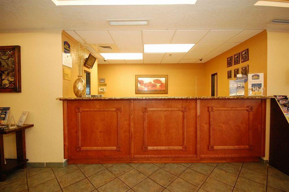 Hotel Western Universal - Newly Renovated! 3*