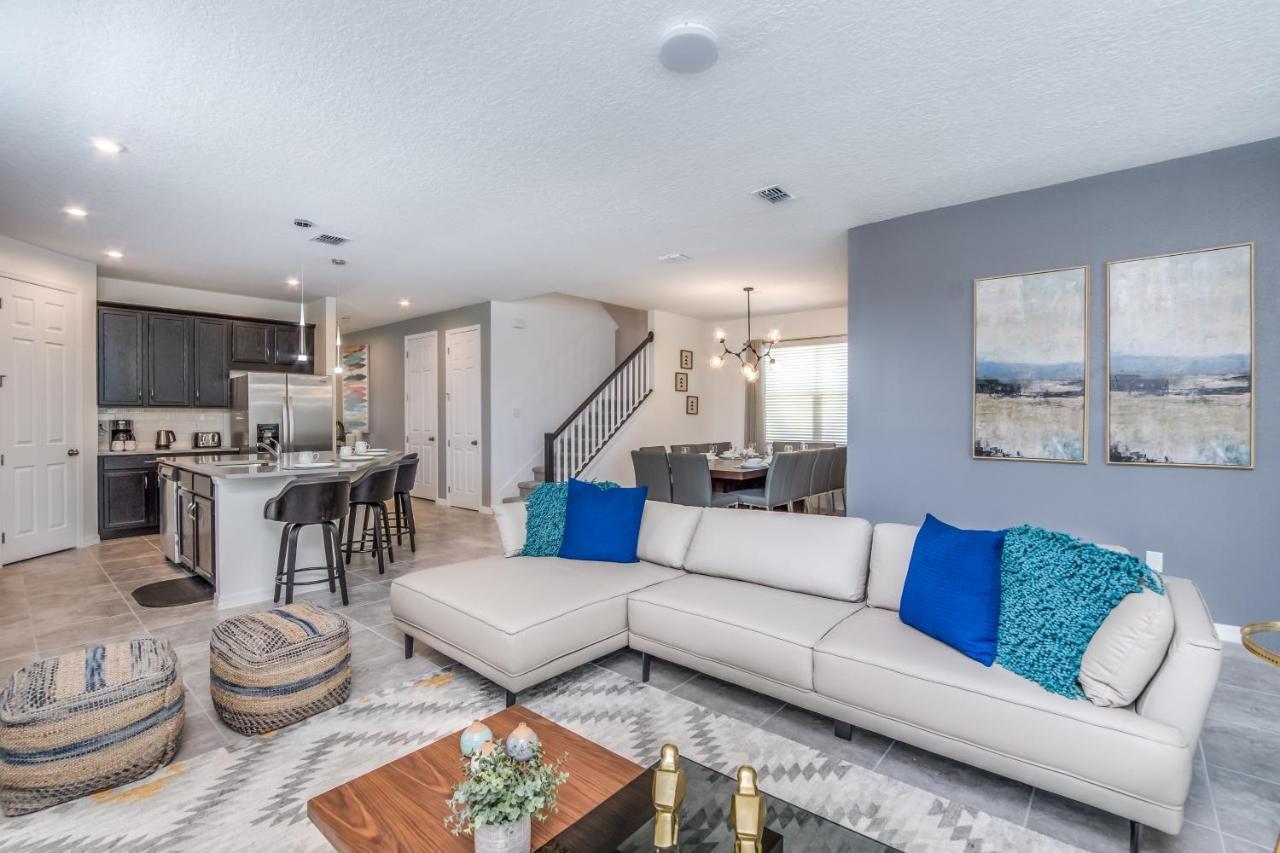 8916 Caroline Bay Court * Orlando