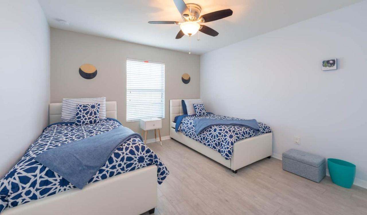 Contemporary Remodeled Townhome Near Apartment Orlando