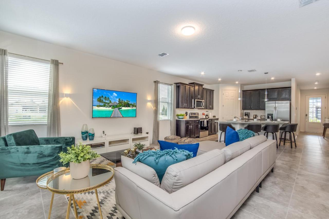 8916 Caroline Bay Court Villa