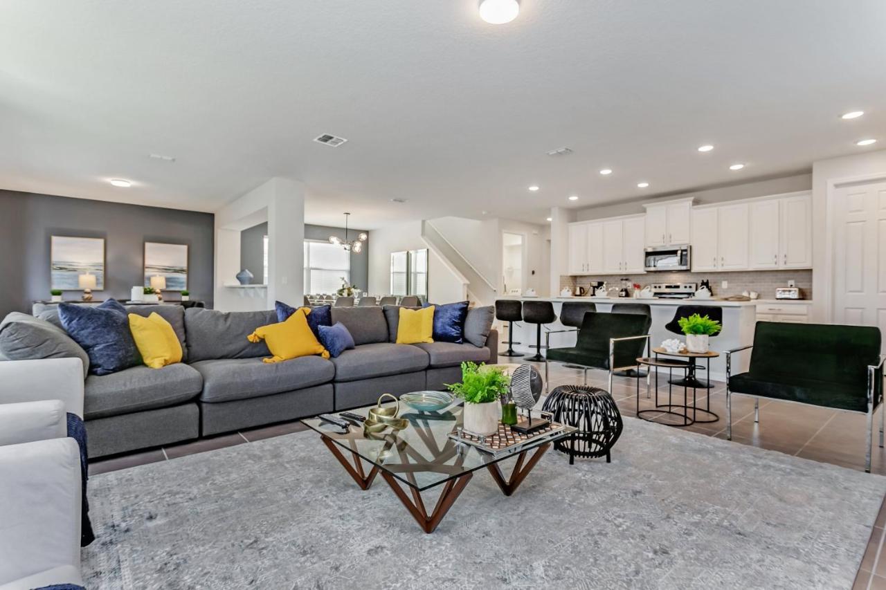 Exceptional! 9bed 6ba Games, Pool 1564n Villa Orlando