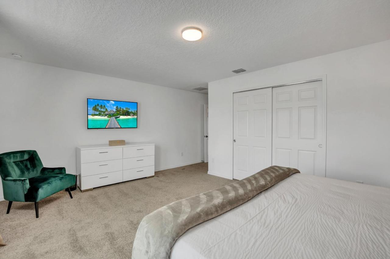 8916 Caroline Bay Court Villa *