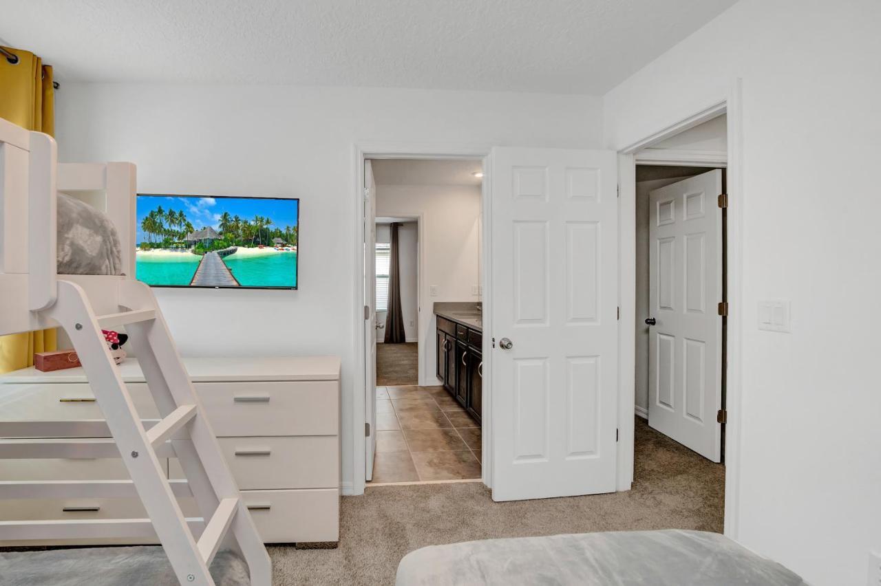 Villa 8916 Caroline Bay Court *