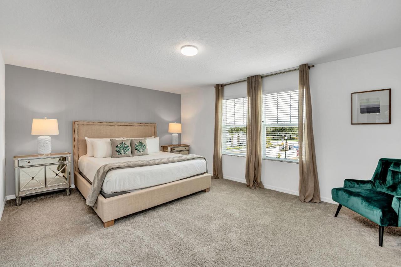 8916 Caroline Bay Court * Orlando
