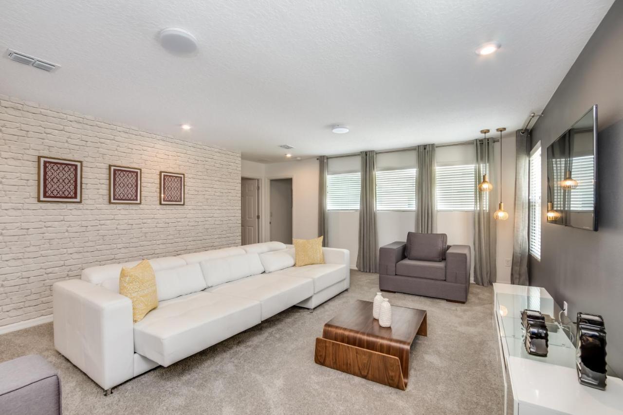 8916 Caroline Bay Court