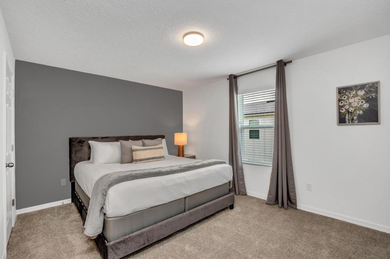 Villa 8916 Caroline Bay Court *