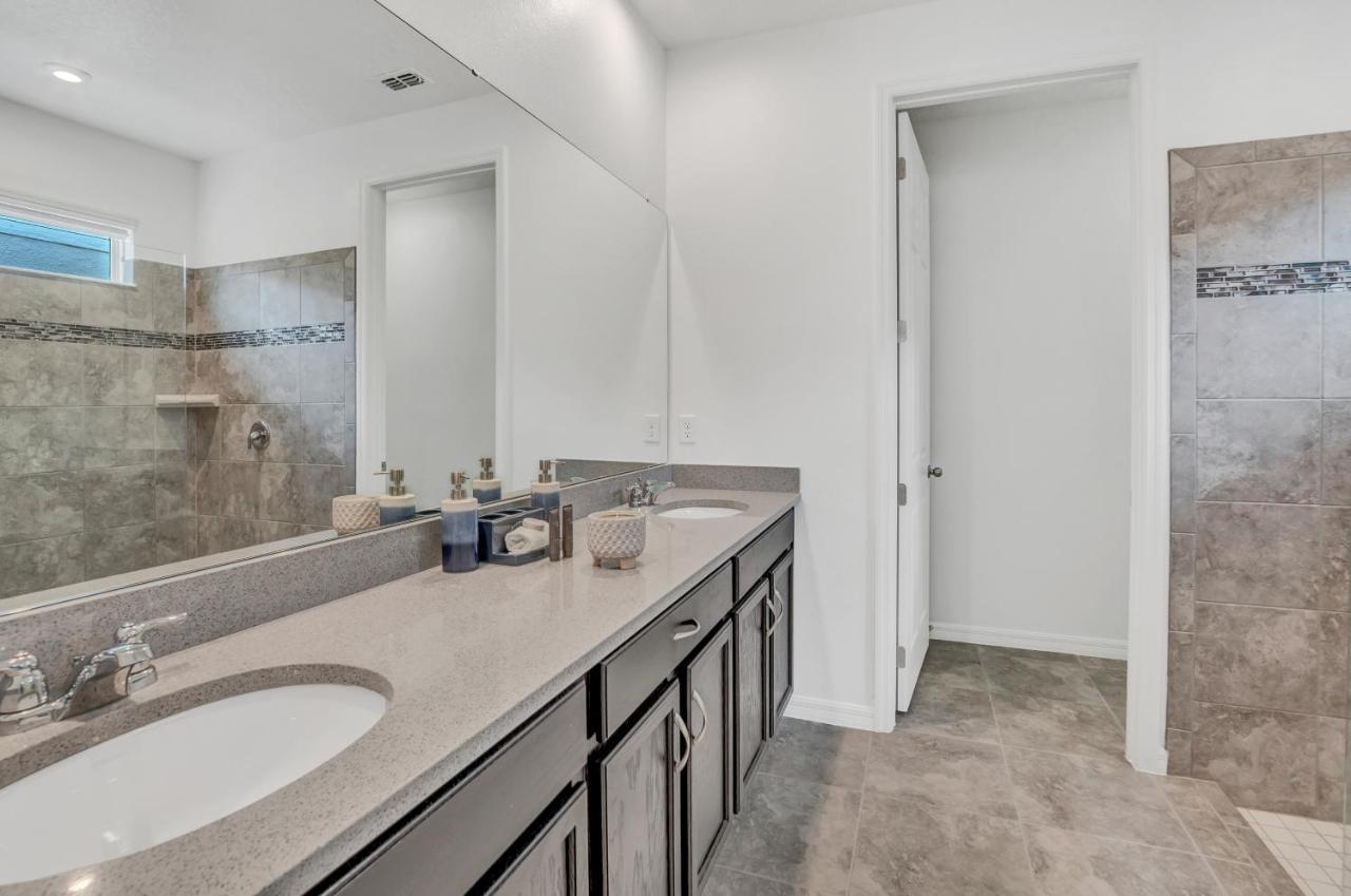 8916 Caroline Bay Court *