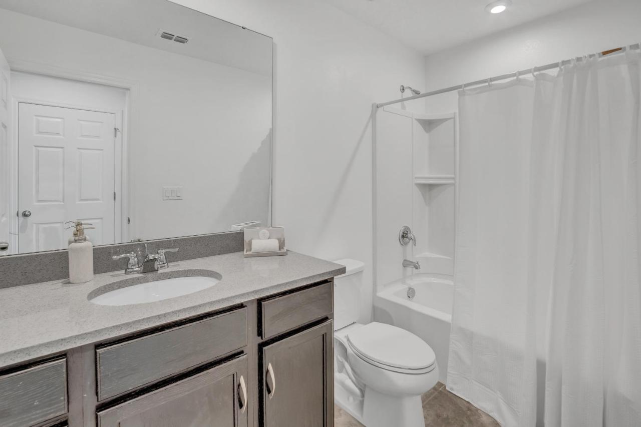 8916 Caroline Bay Court * Orlando
