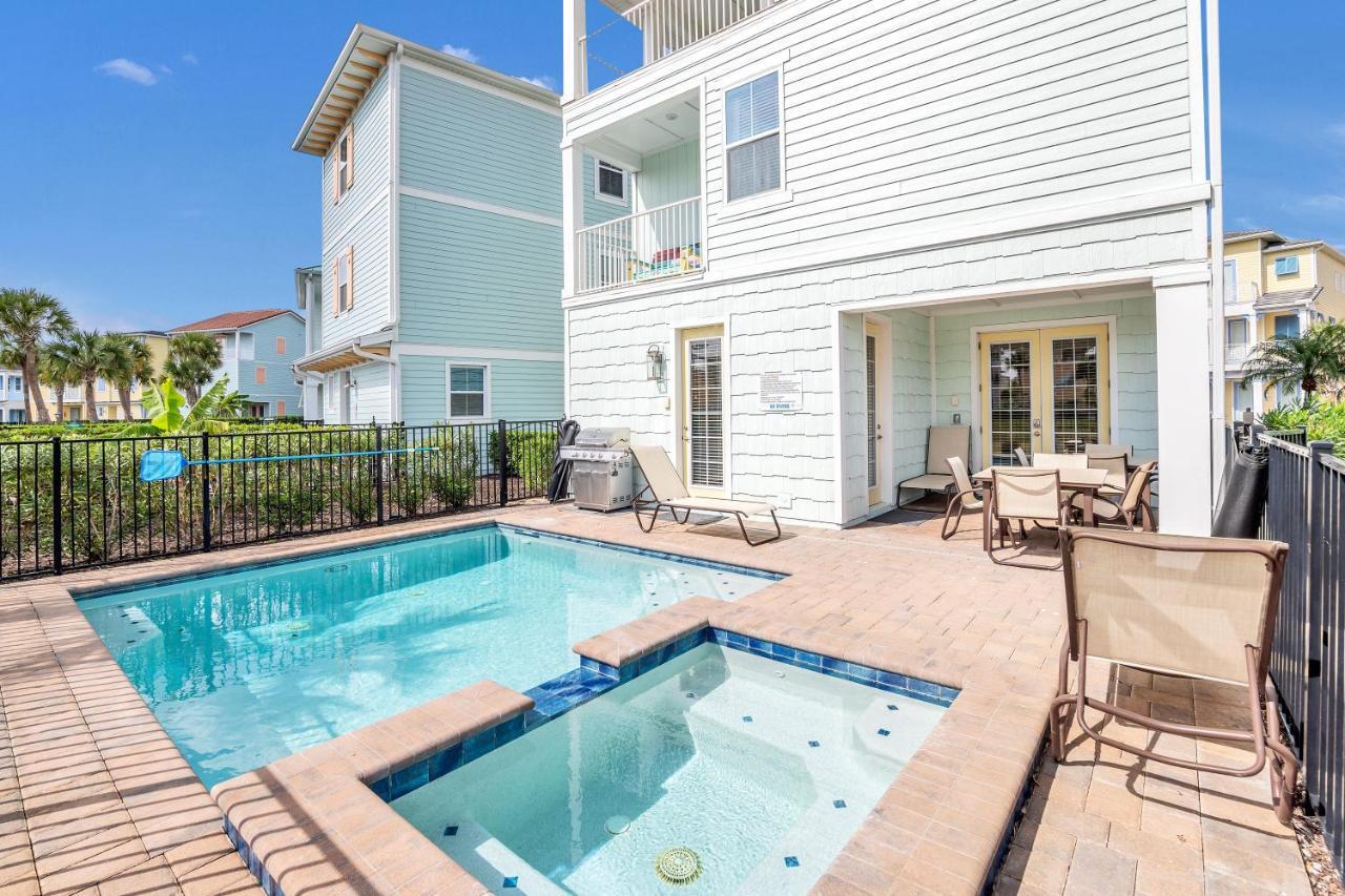 Villa 8036 Shaker Street *
